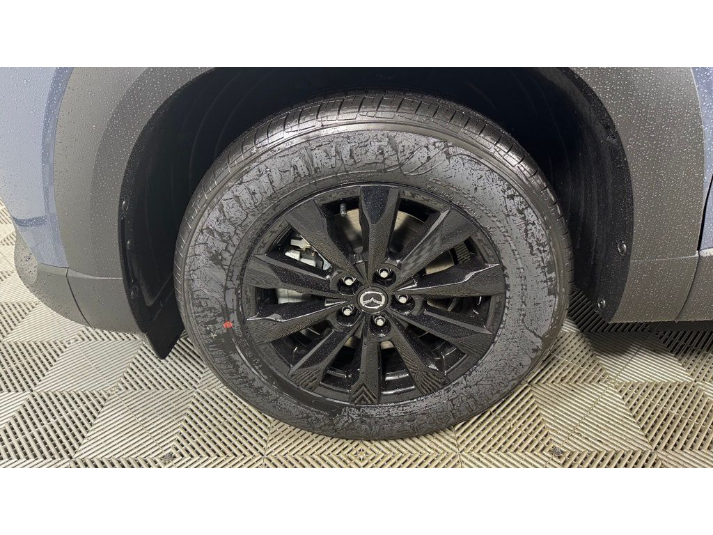 Vehicle image 33 of 34