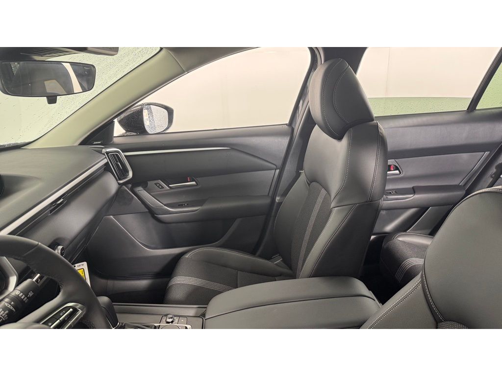 Vehicle image 16 of 34