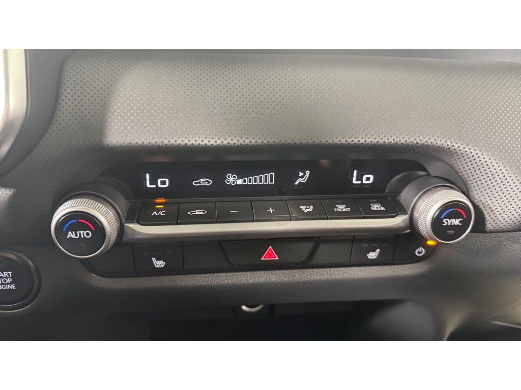 Vehicle image 23 of 34