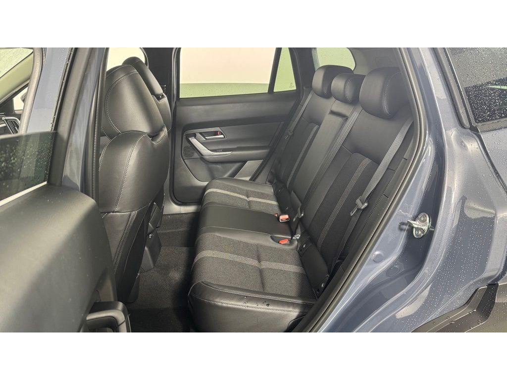 Vehicle image 32 of 34