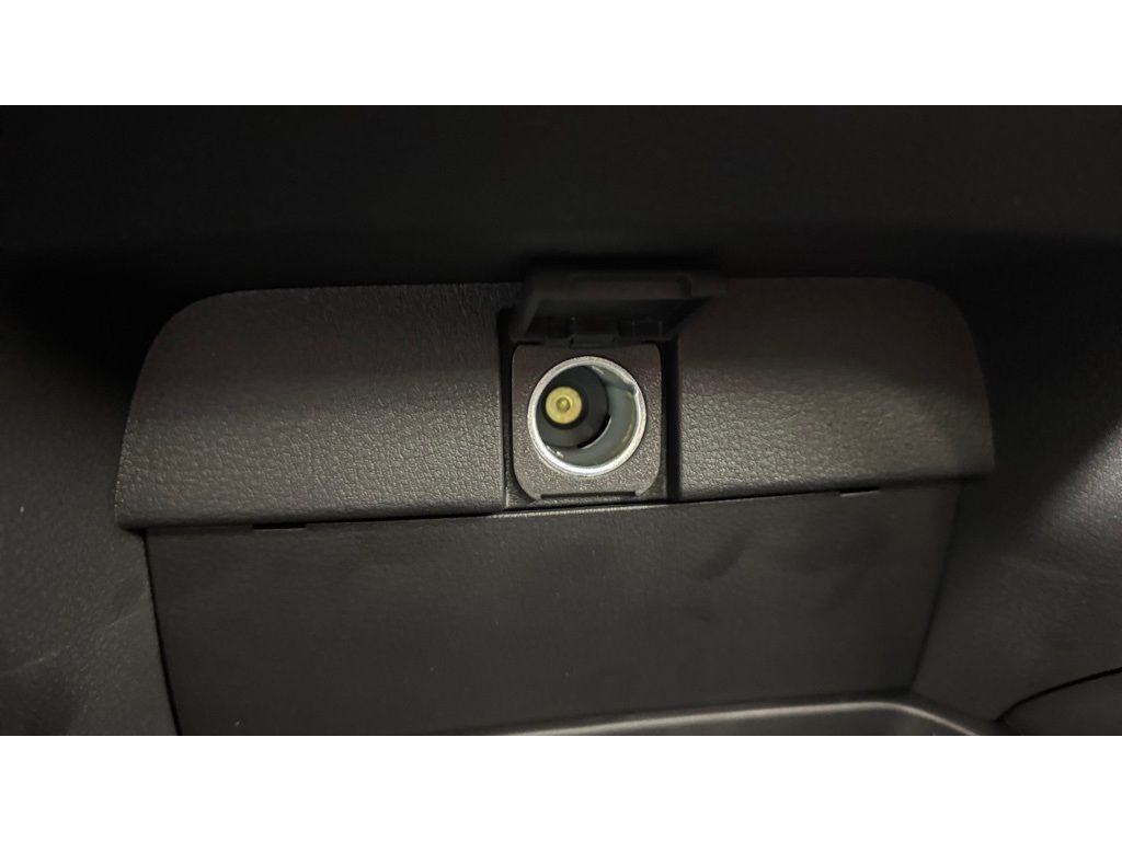 Vehicle image 26 of 34