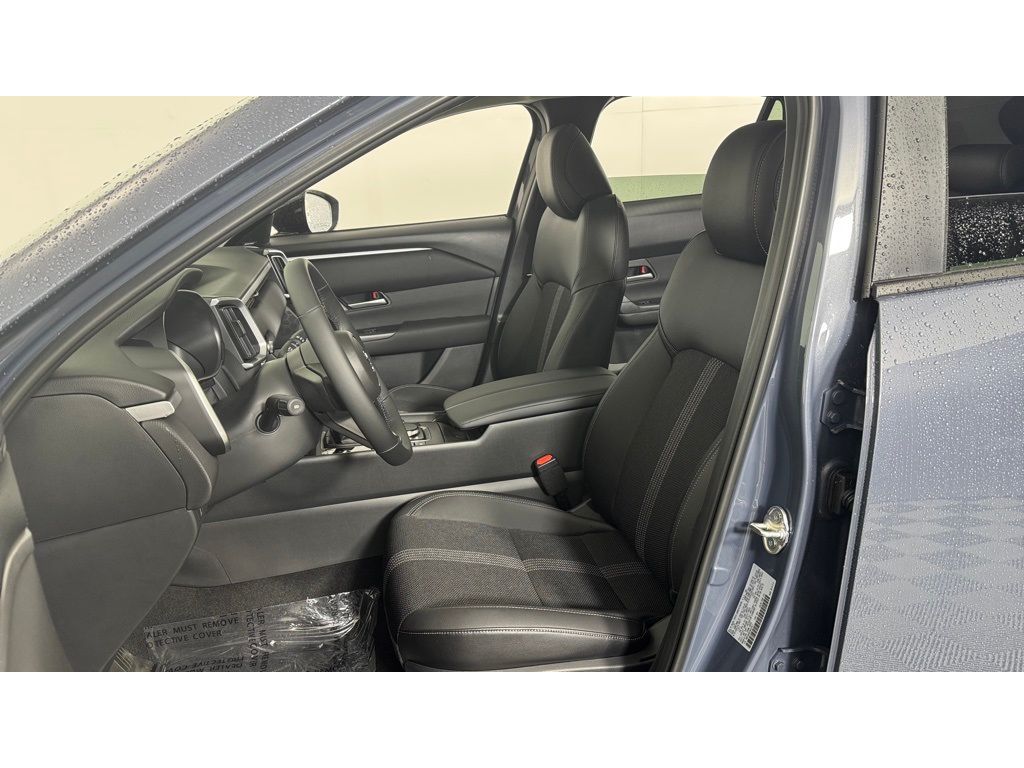 Vehicle image 15 of 34