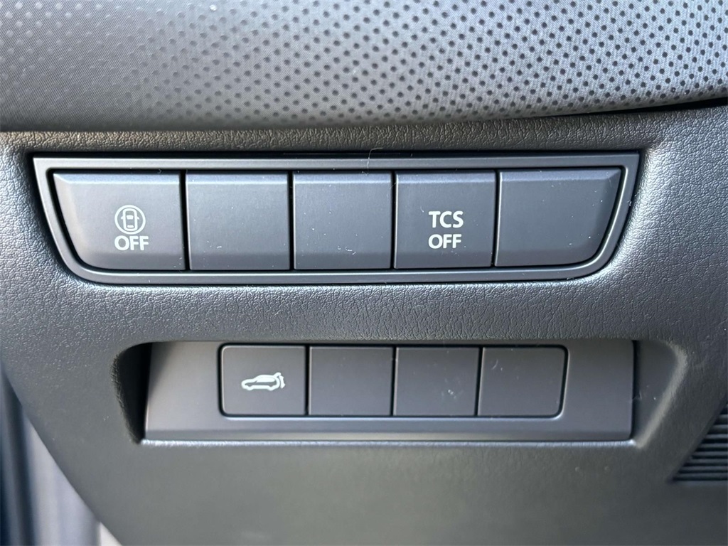 Vehicle image 15 of 33