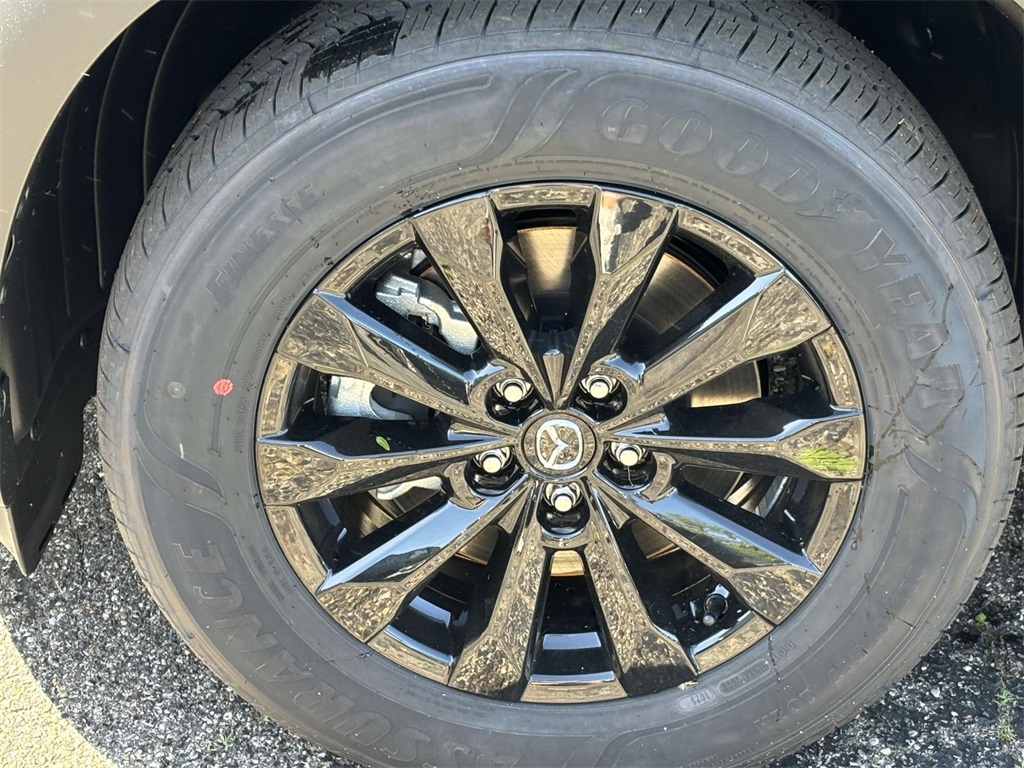 Vehicle image 7 of 33