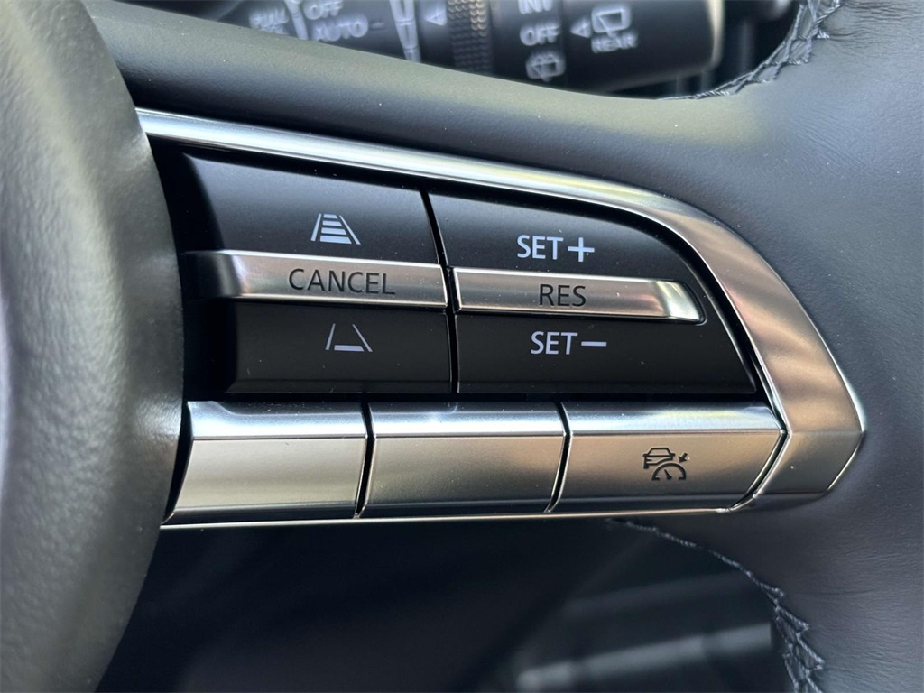Vehicle image 17 of 33