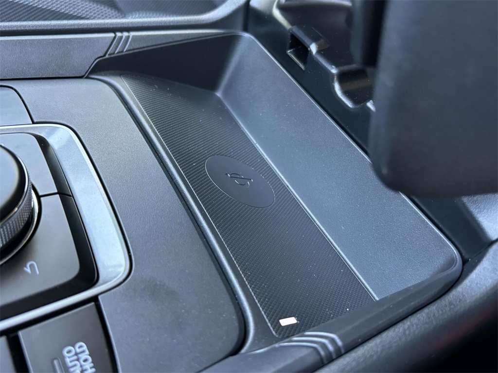 Vehicle image 24 of 33