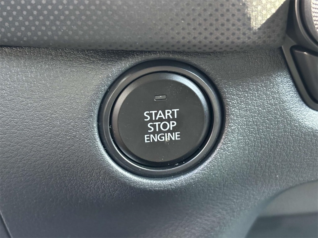 Vehicle image 18 of 33