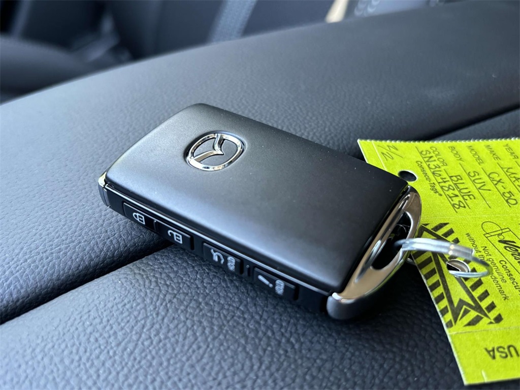 Vehicle image 25 of 33