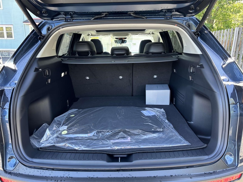 Vehicle image 31 of 33