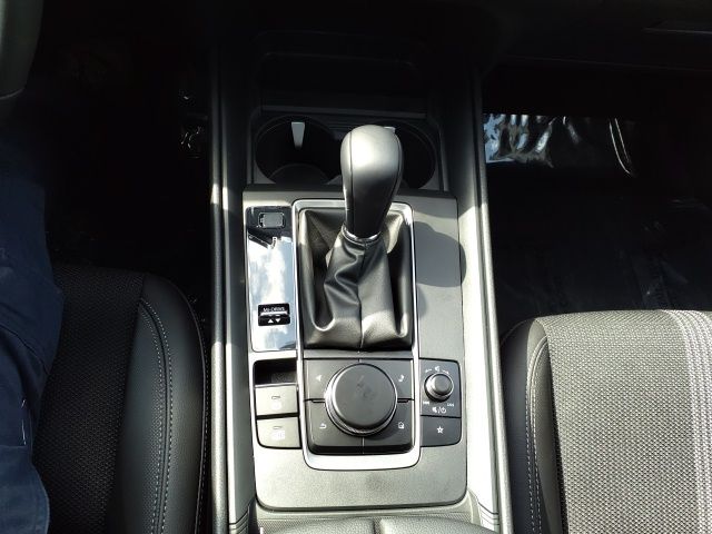 Vehicle image 14 of 23