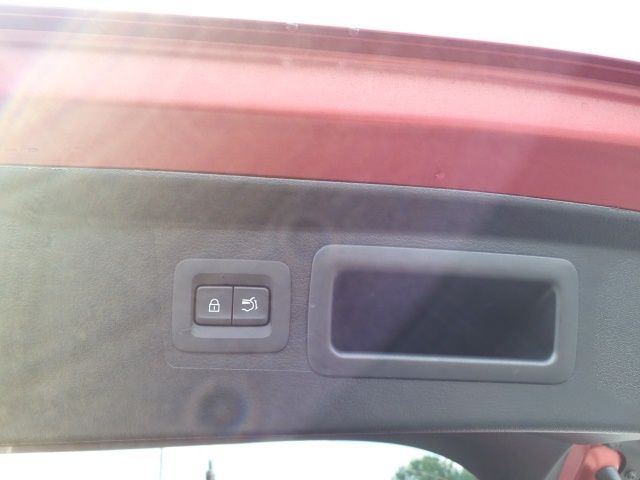 Vehicle image 19 of 23