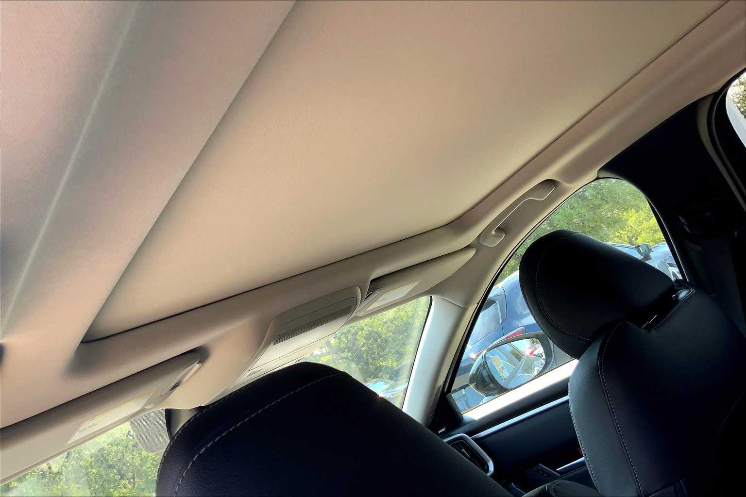 2025 Mazda CX-50 2.5 S Premium Package Image 9 of 19