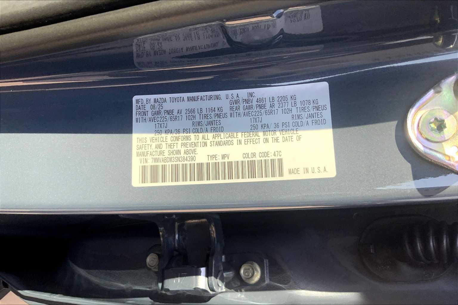 2025 Mazda CX-50 2.5 S Premium Package Image 18 of 19