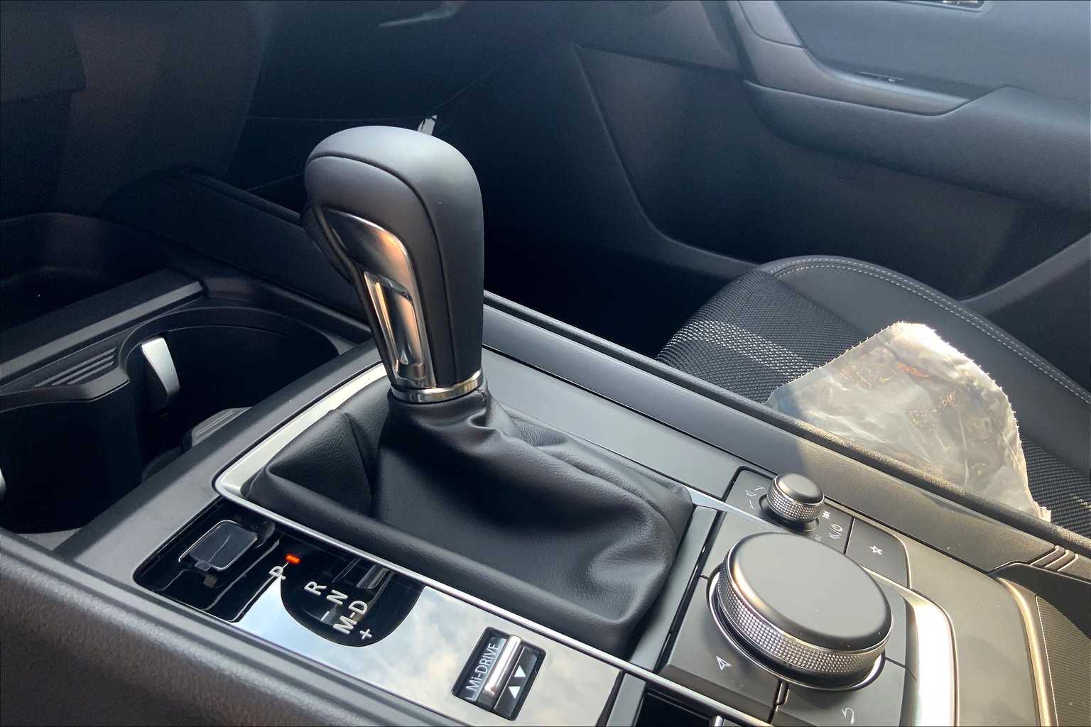 2025 Mazda CX-50 2.5 S Premium Package Image 13 of 19