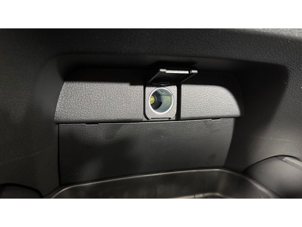 Vehicle image 27 of 35