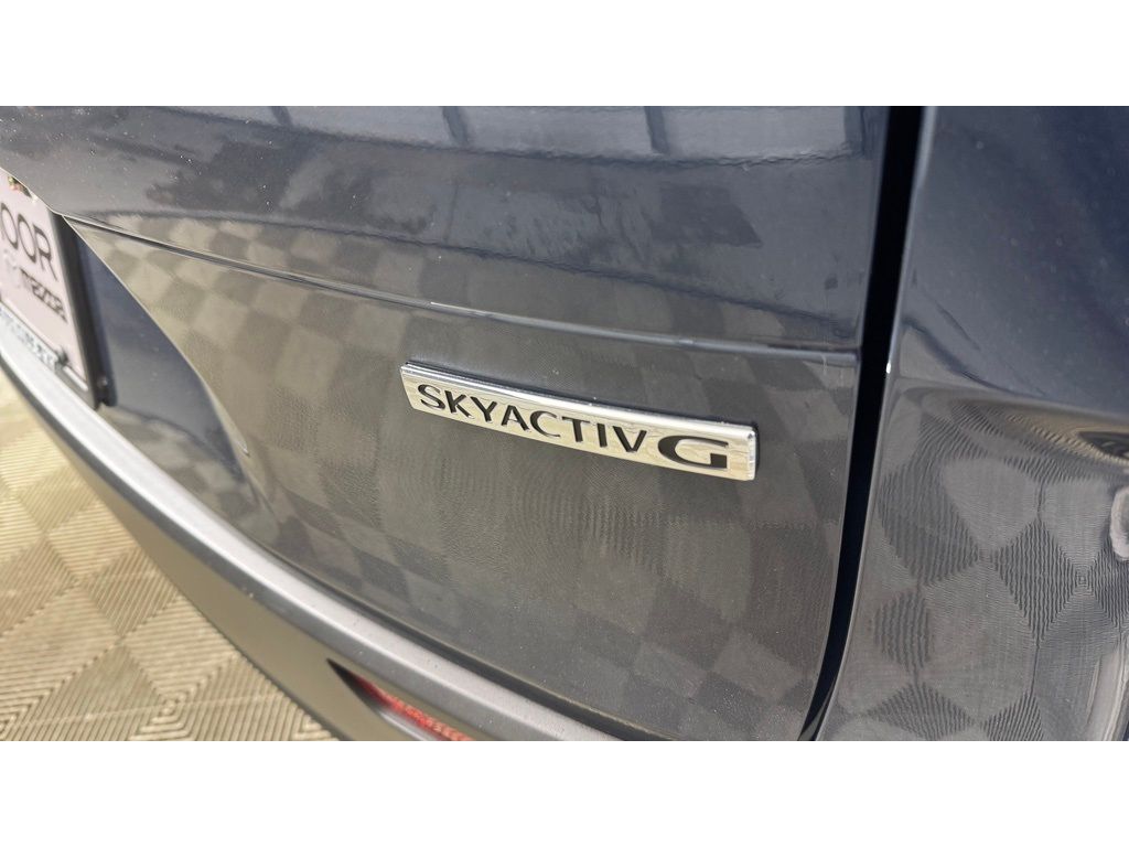 Vehicle image 12 of 35