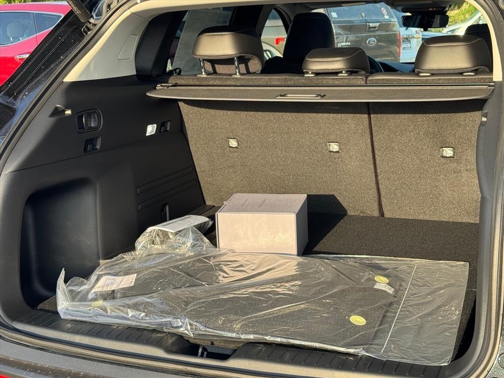 2025 Mazda CX-50 2.5 S Premium Package Image 6 of 24