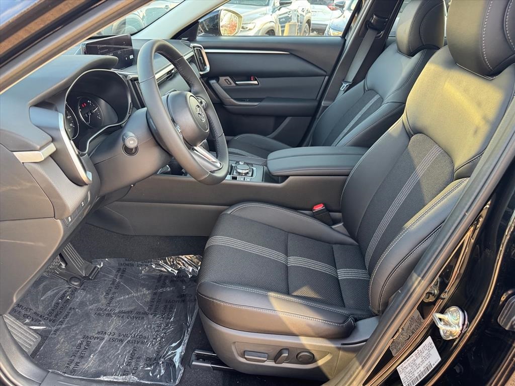 2025 Mazda CX-50 2.5 S Premium Package Image 8 of 24