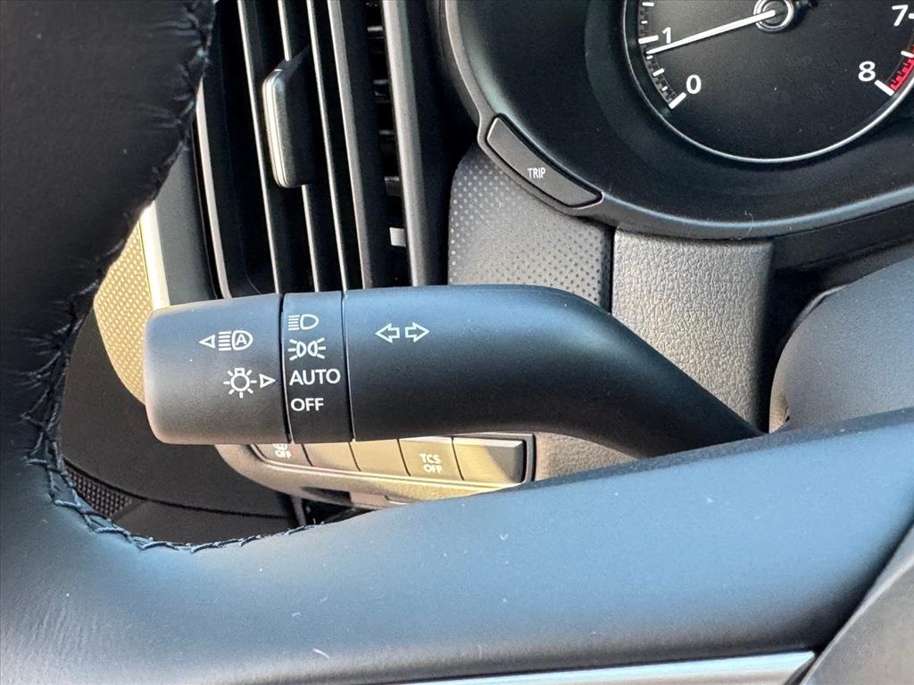 2025 Mazda CX-50 2.5 S Premium Package Image 21 of 24