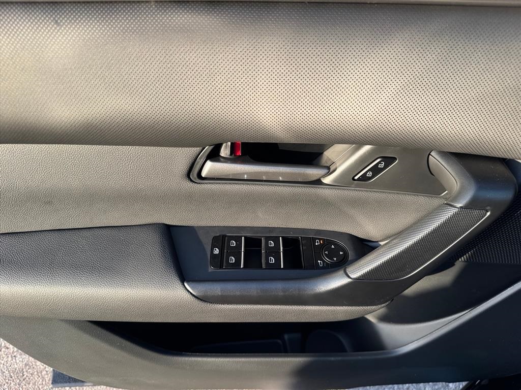 2025 Mazda CX-50 2.5 S Premium Package Image 19 of 24