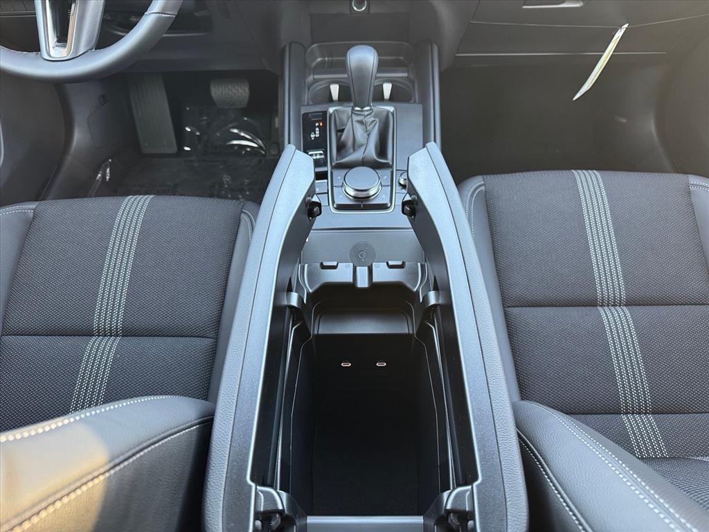 2025 Mazda CX-50 2.5 S Premium Package Image 18 of 24
