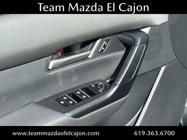 2025 Mazda CX-50 2.5 S Premium Package Image 17 of 24
