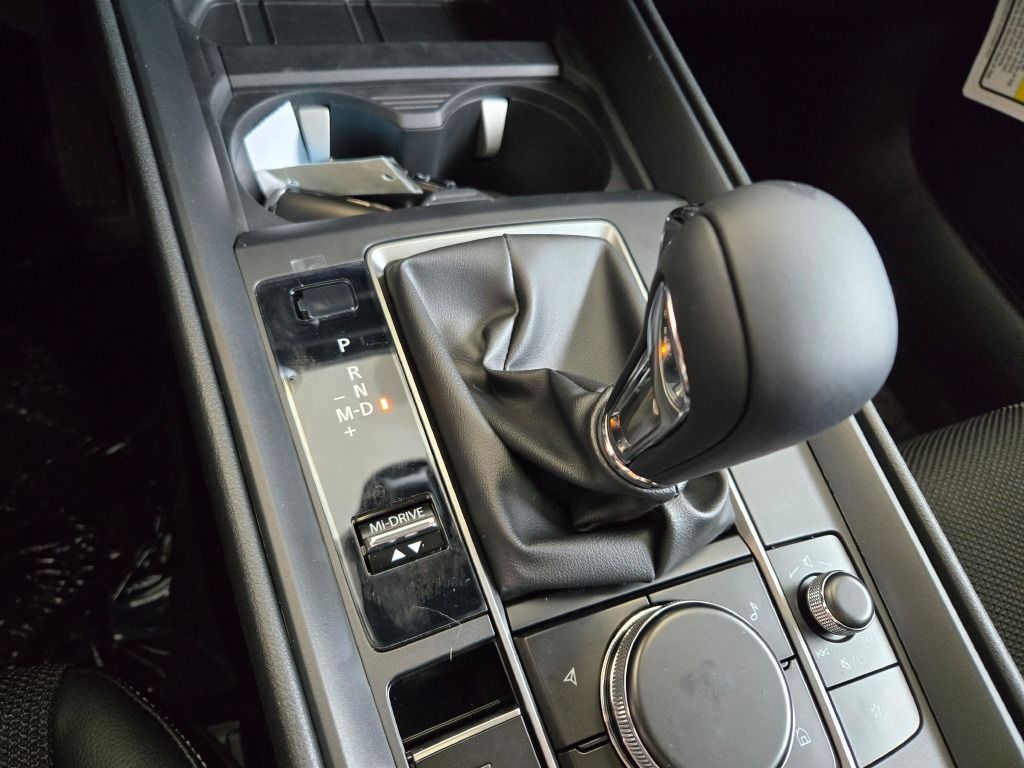 2025 Mazda CX-50 2.5 S Premium Package Image 19 of 30