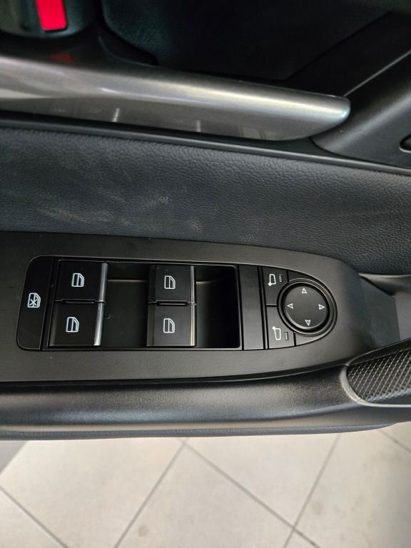 2025 Mazda CX-50 2.5 S Premium Package Image 28 of 30