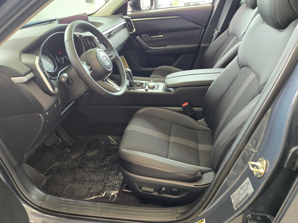 2025 Mazda CX-50 2.5 S Premium Package Image 10 of 30