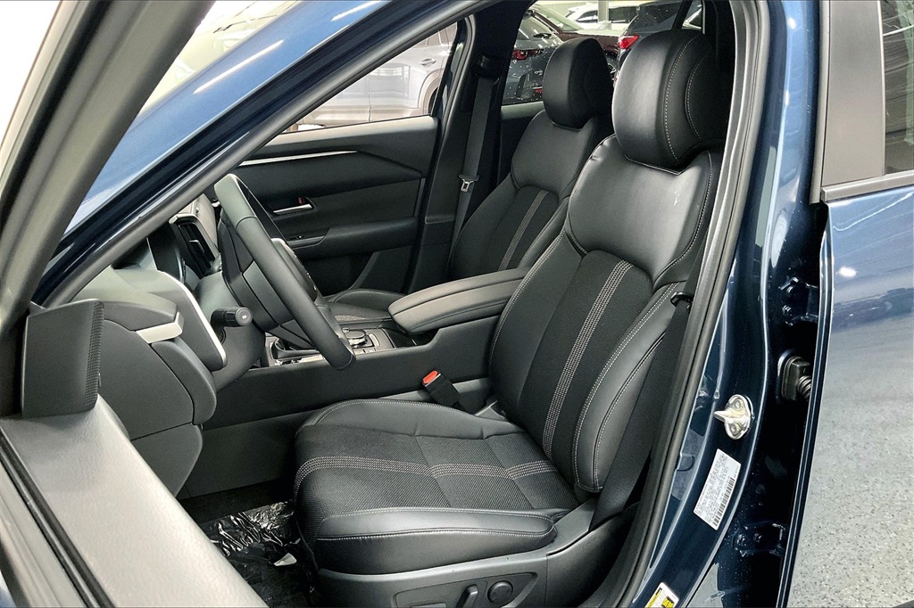 Vehicle image 7 of 13
