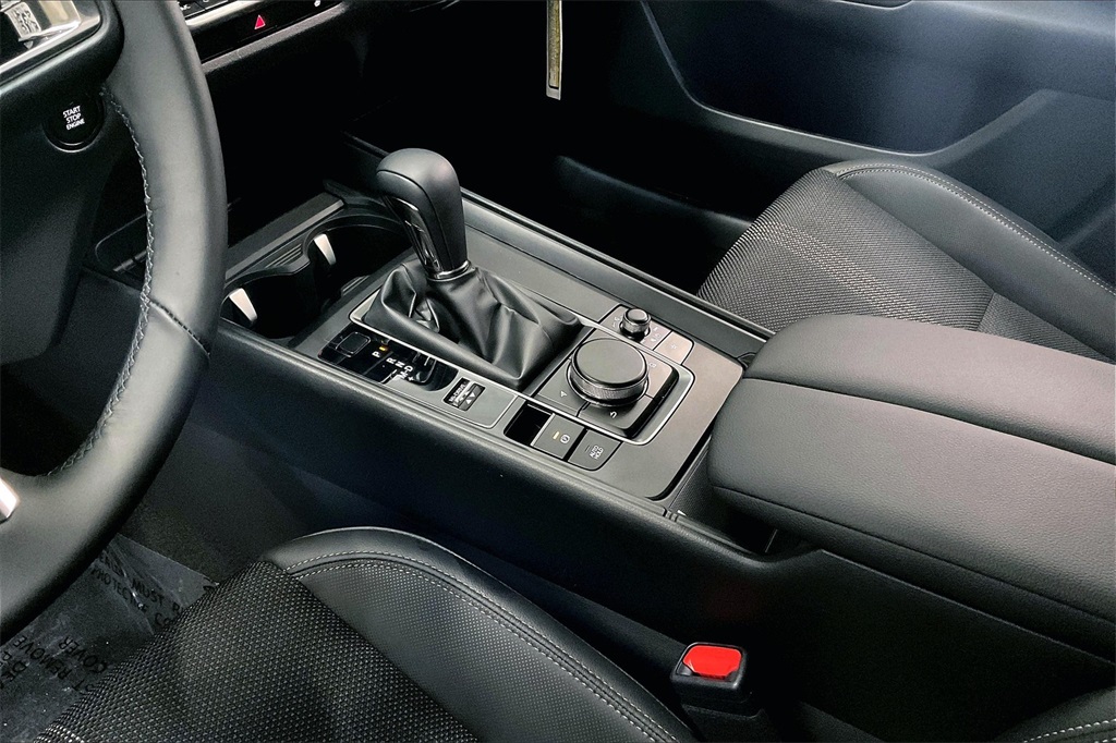 Vehicle image 12 of 13
