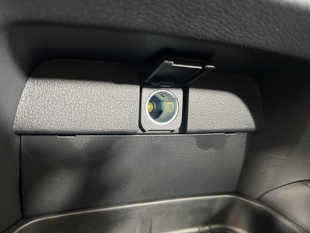 Vehicle image 25 of 34