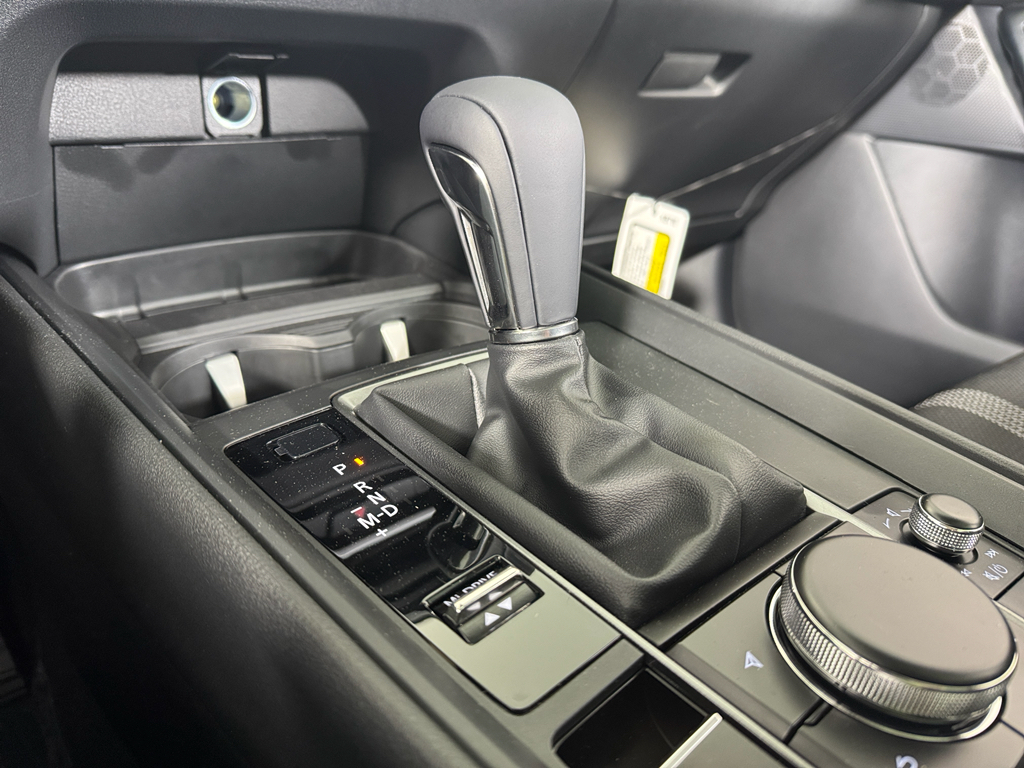 Vehicle image 28 of 34