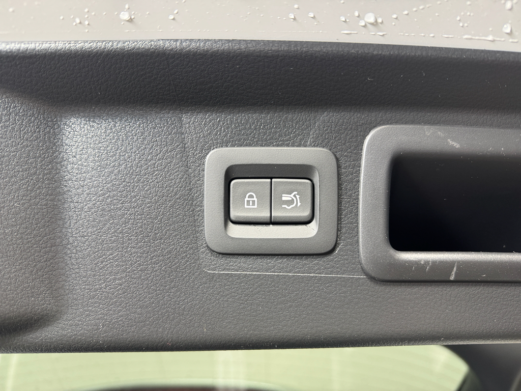 Vehicle image 12 of 34