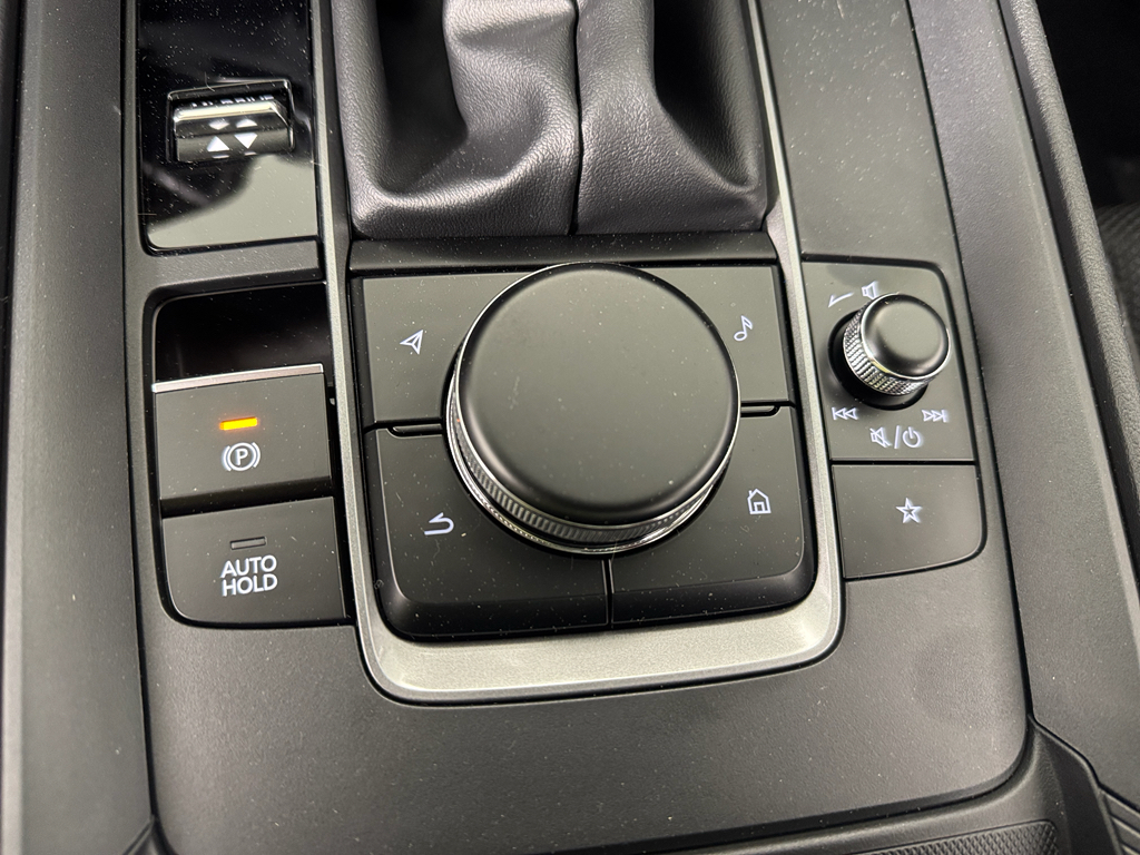 Vehicle image 21 of 34