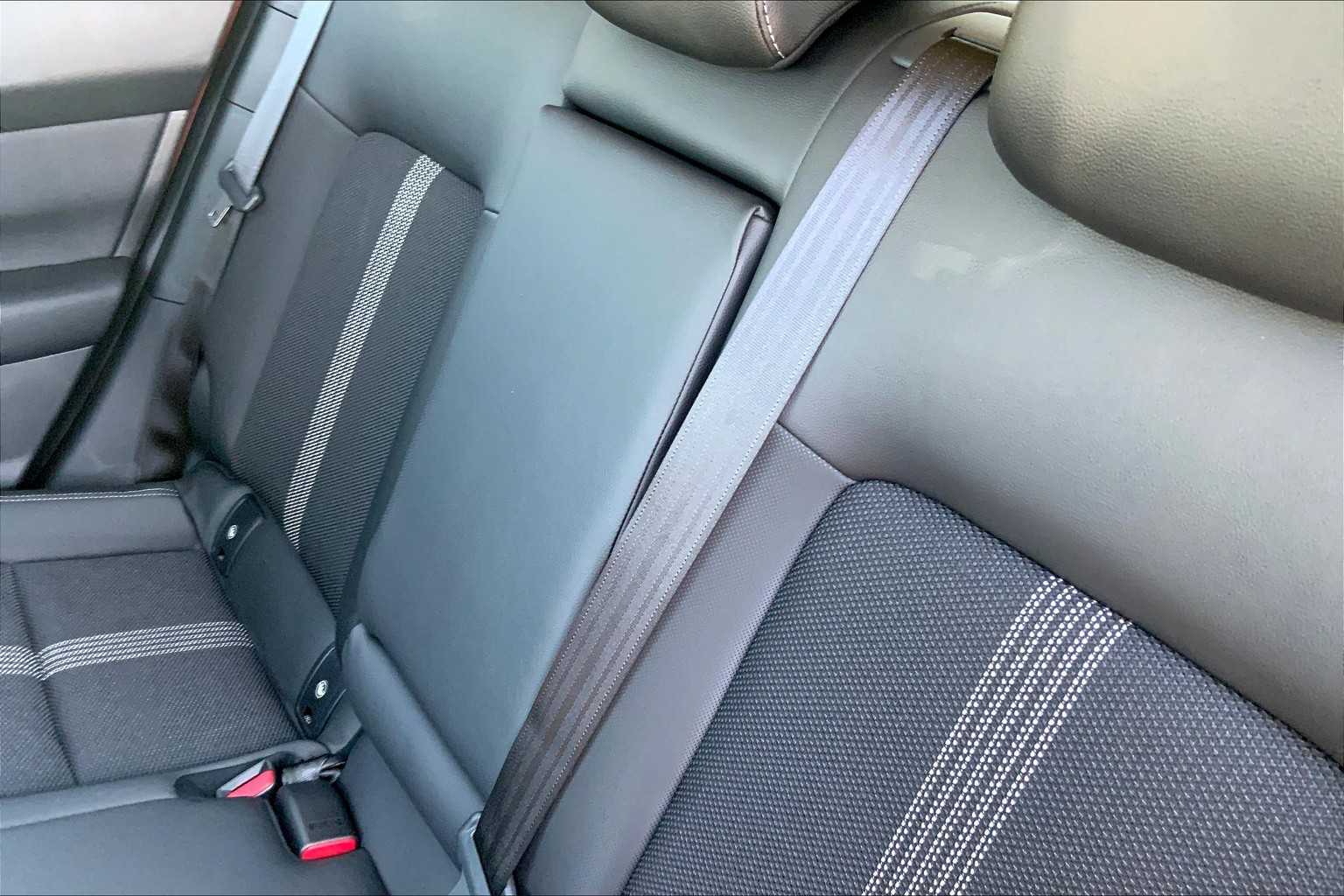 2025 Mazda CX-50 2.5 S Premium Package Image 9 of 20