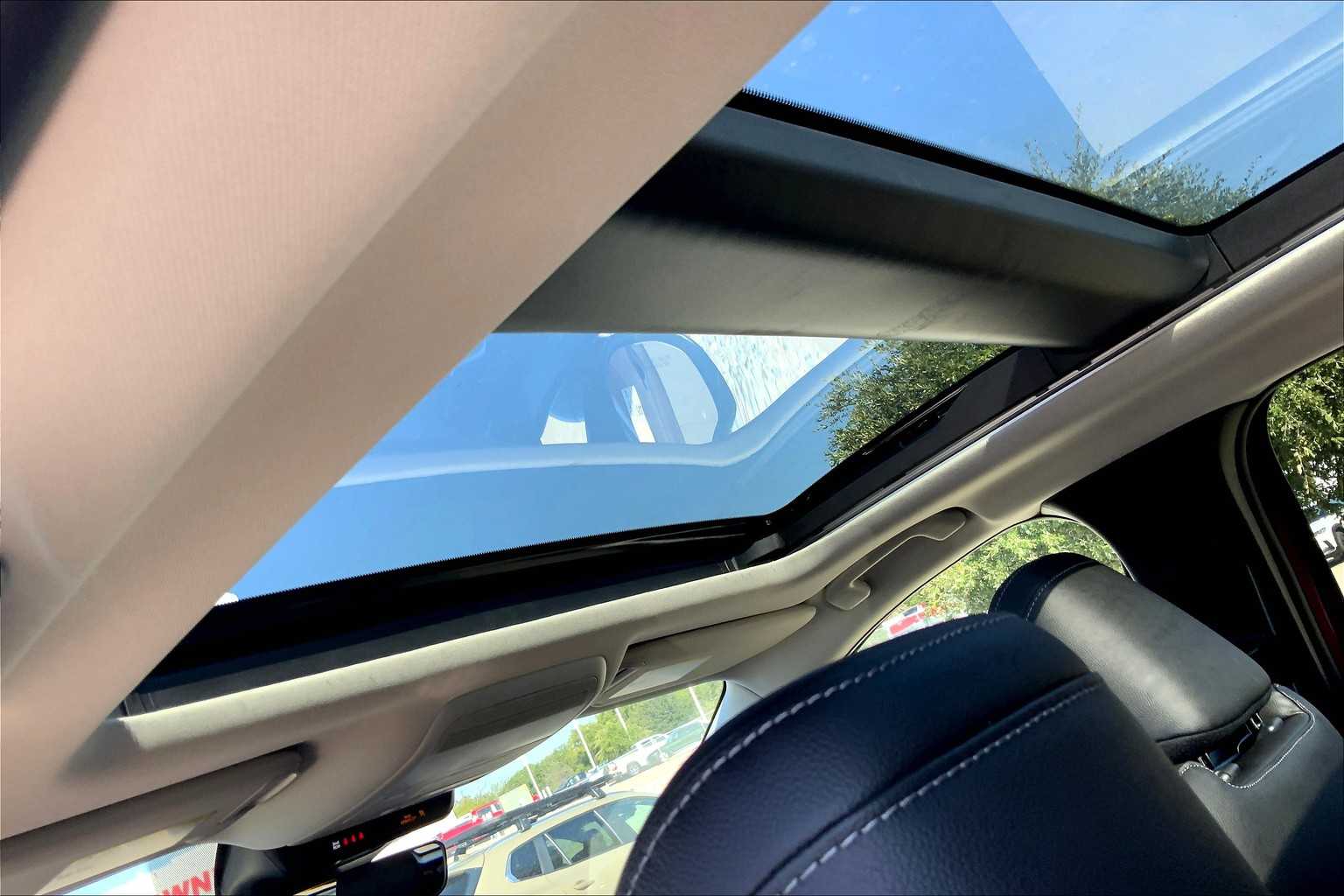 2025 Mazda CX-50 2.5 S Premium Package Image 13 of 20