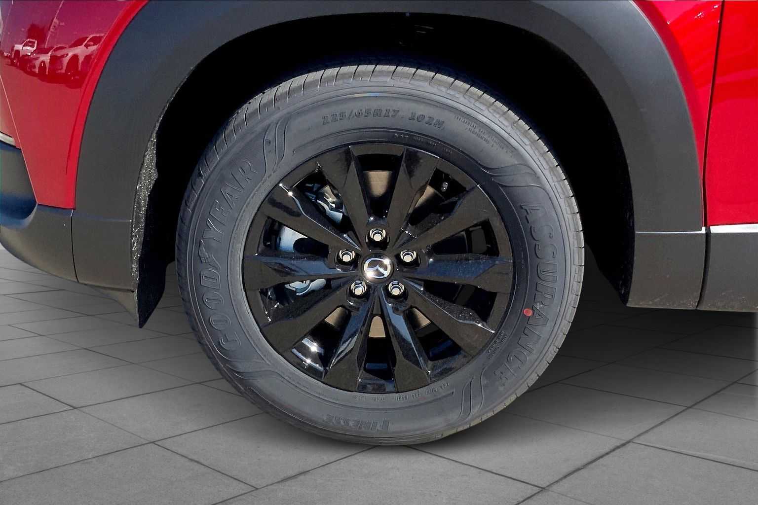 2025 Mazda CX-50 2.5 S Premium Package Image 6 of 20