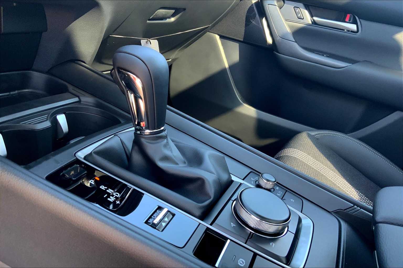 2025 Mazda CX-50 2.5 S Premium Package Image 18 of 20