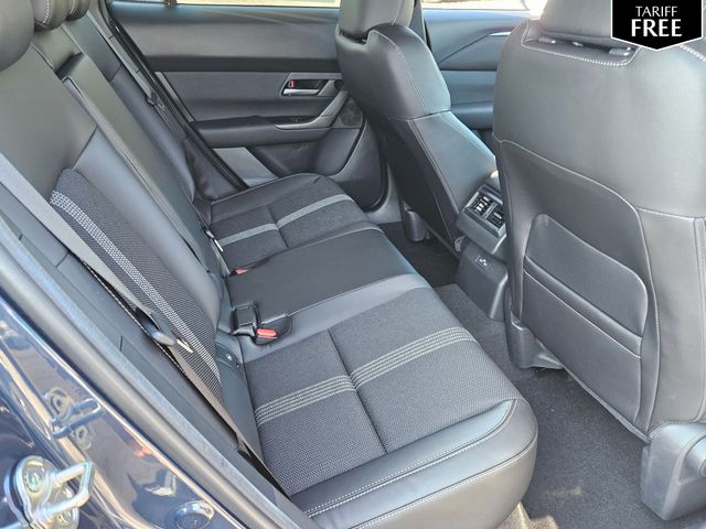 Vehicle image 10 of 25