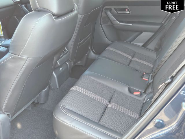 Vehicle image 9 of 25