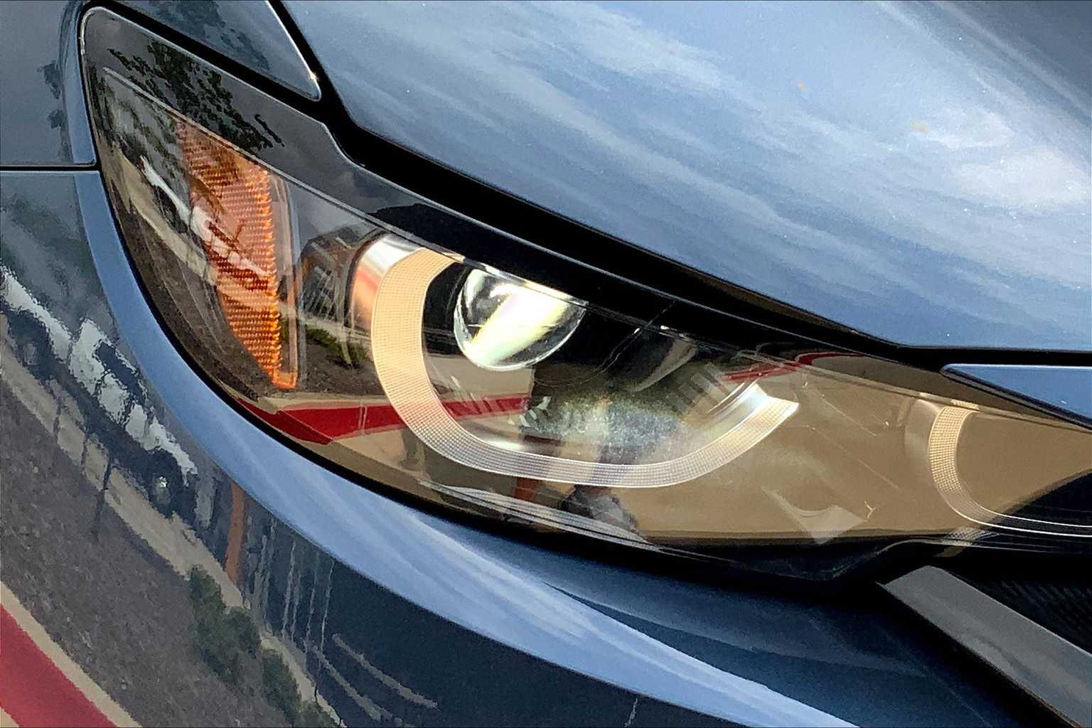 2025 Mazda CX-50 2.5 S Premium Package Image 17 of 20