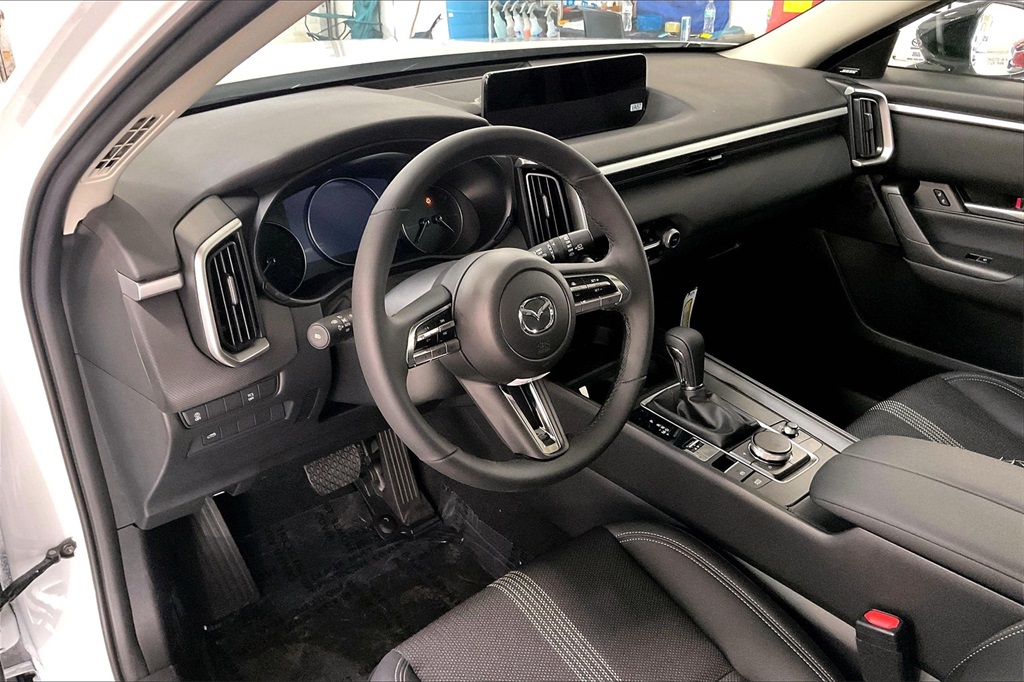 Vehicle image 10 of 12