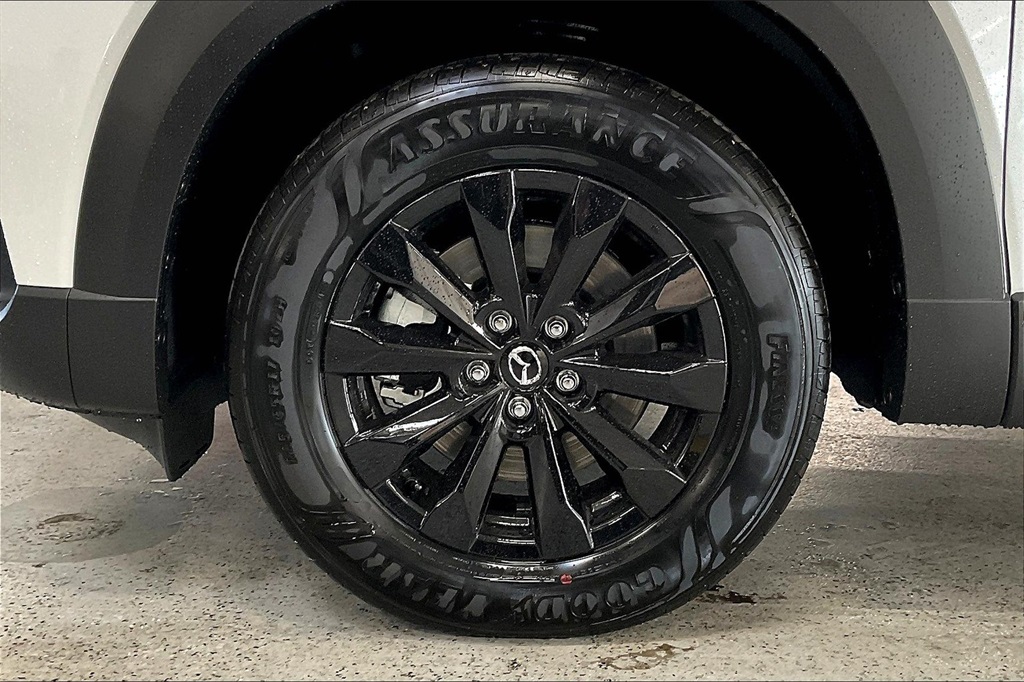 Vehicle image 6 of 12