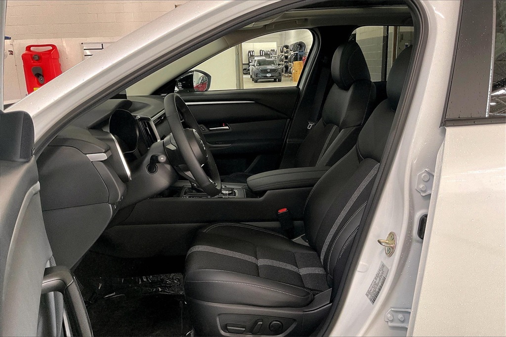 Vehicle image 8 of 12