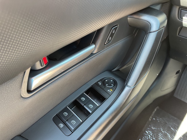 2025 Mazda CX-50 2.5 S Premium Package Image 23 of 26