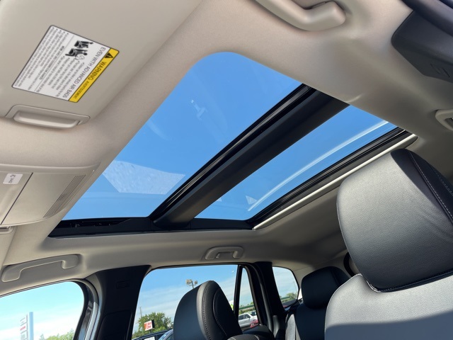 2025 Mazda CX-50 2.5 S Premium Package Image 15 of 26