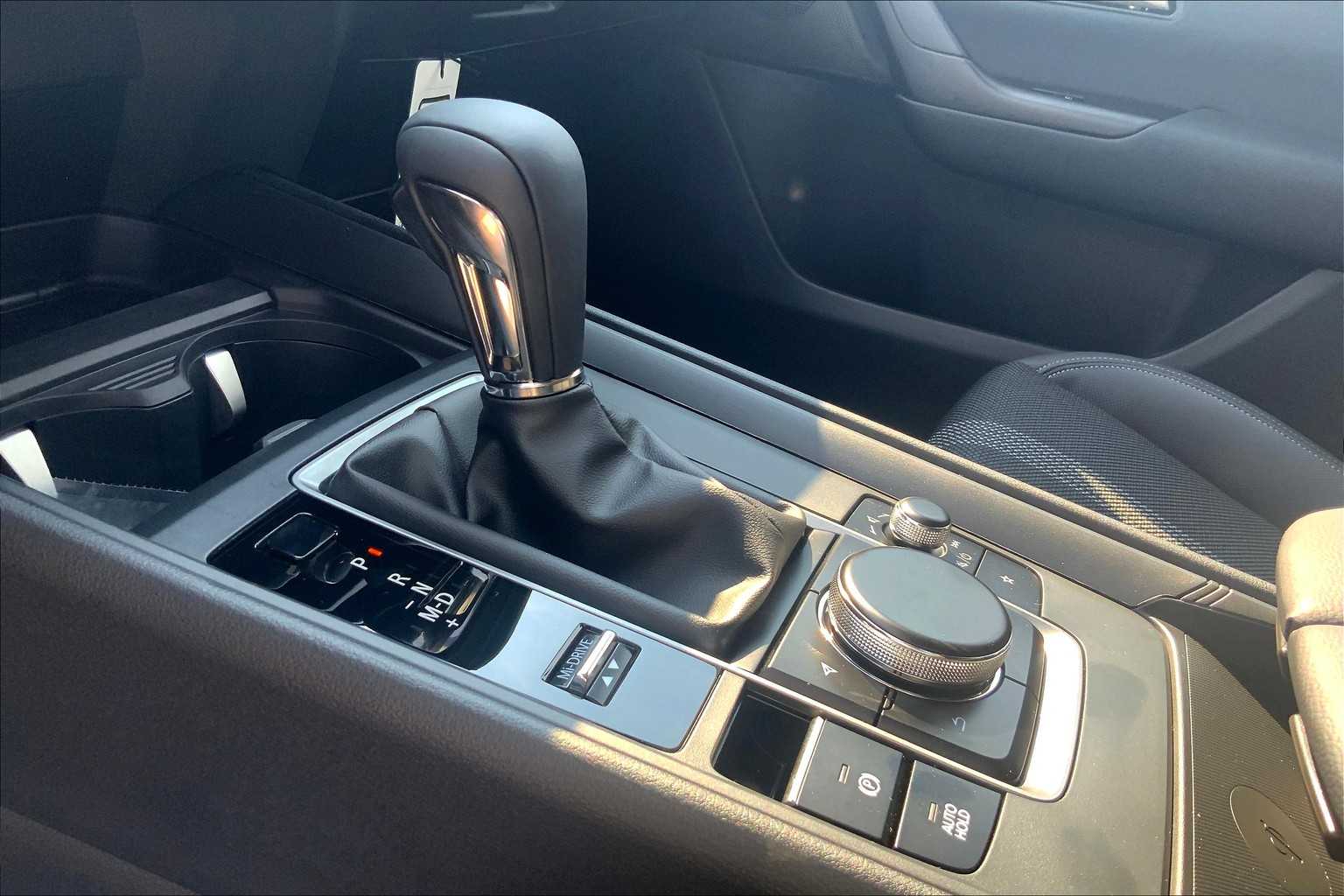 2025 Mazda CX-50 2.5 S Premium Package Image 14 of 20