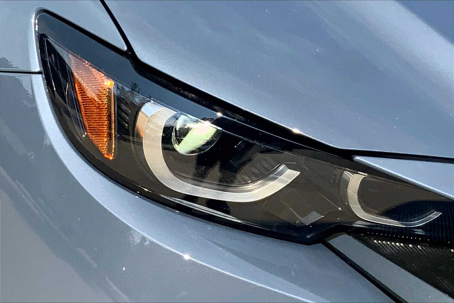 2025 Mazda CX-50 2.5 S Premium Package Image 17 of 20