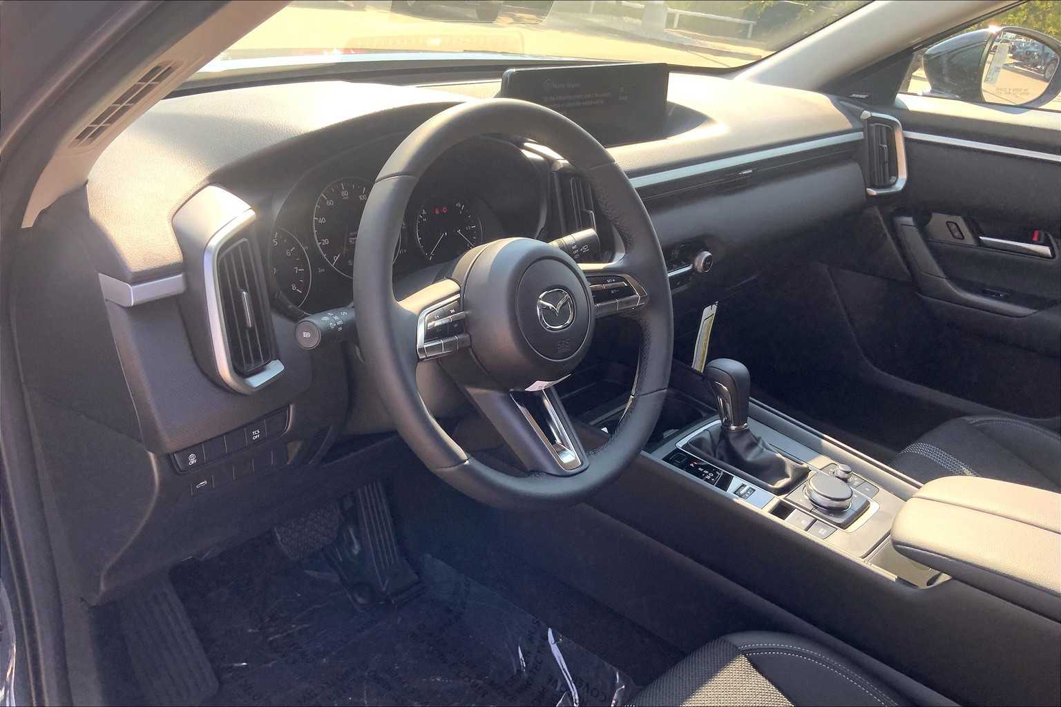 2025 Mazda CX-50 2.5 S Premium Package Image 13 of 20